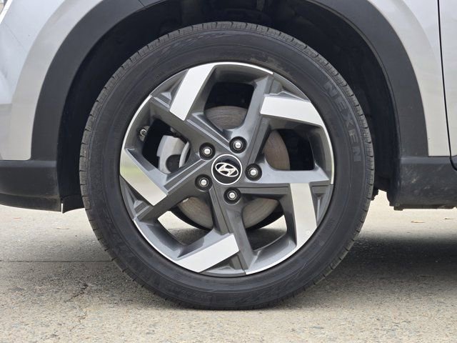 Certified 2025 Hyundai Venue SEL FWD image 11