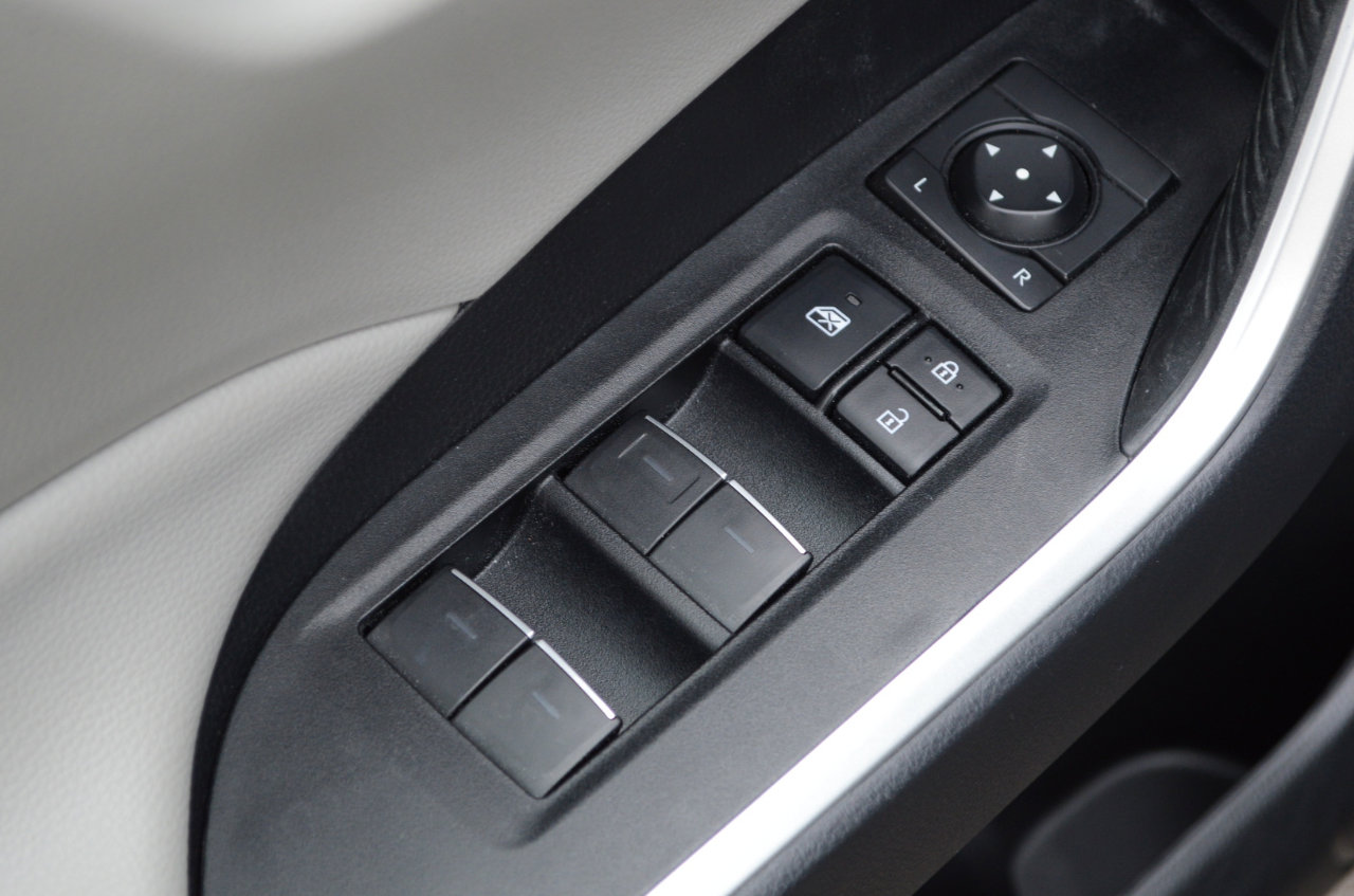 Used 2025 Toyota RAV4 XLE Premium image 22