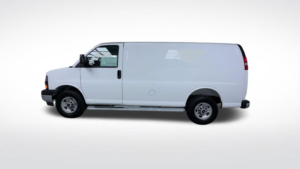 Used 2025 GMC Savana 2500 w/ Driver Convenience Package RWD image 5