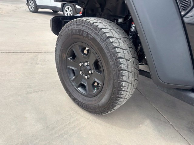 Used 2023 Jeep Gladiator Mojave w/ Trailer Tow Package AWD/4WD image 8