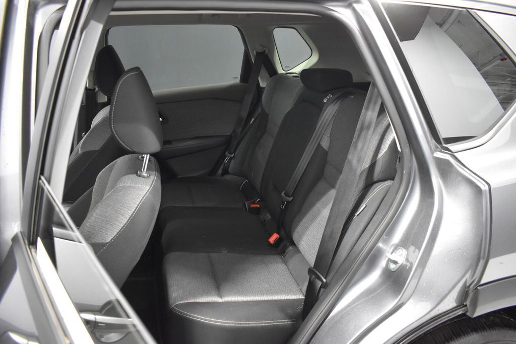 Used 2022 Nissan Rogue SV image 26