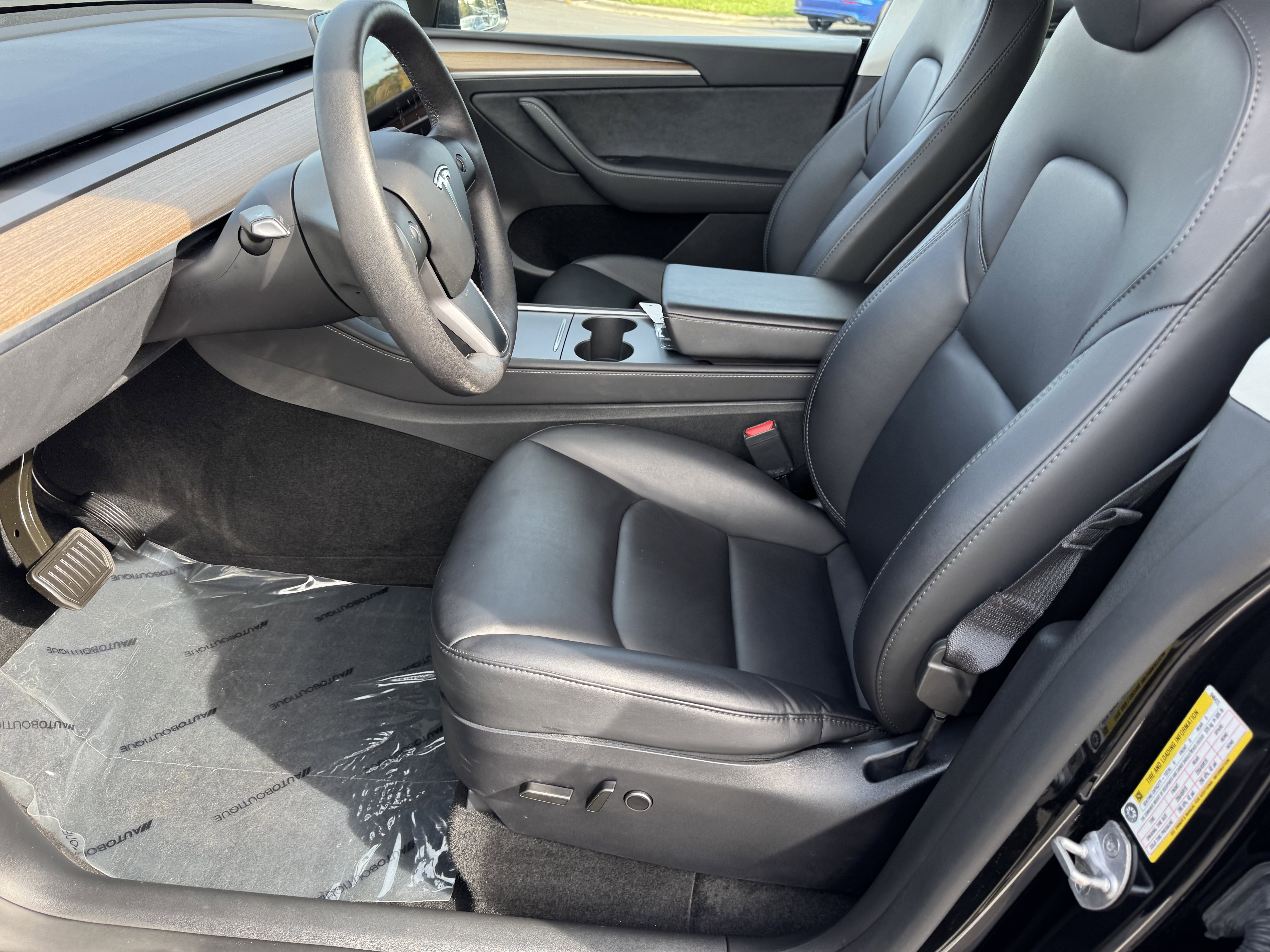 Used 2024 Tesla Model Y 2WD image 8