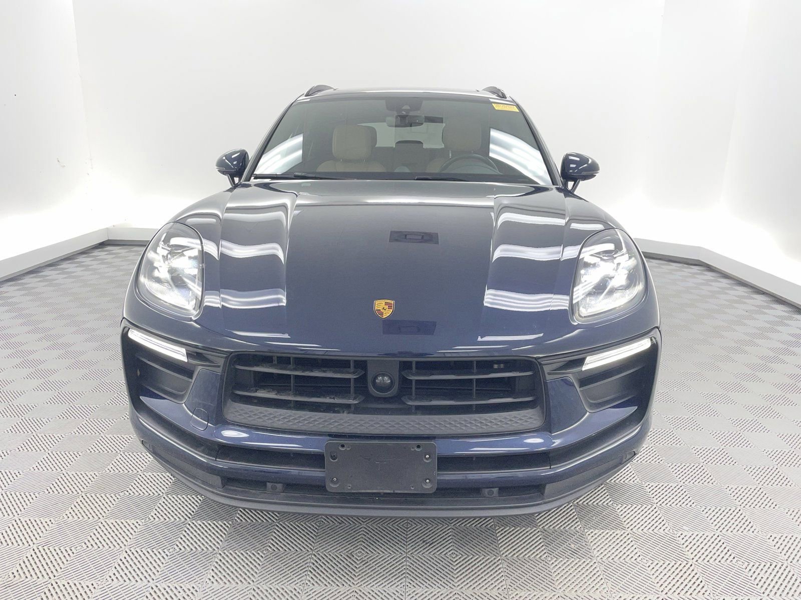 Certified 2023 Porsche Macan Turbo image 7