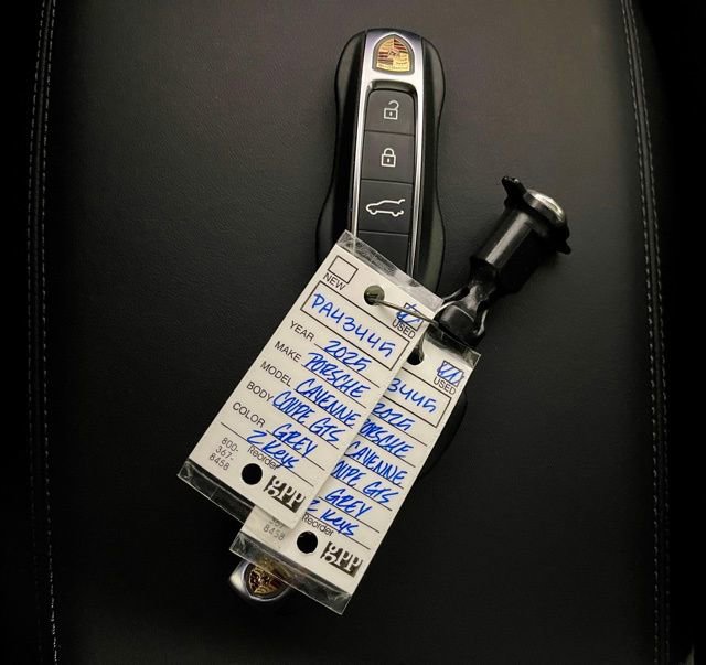 Used 2025 Porsche Cayenne GTS image 43