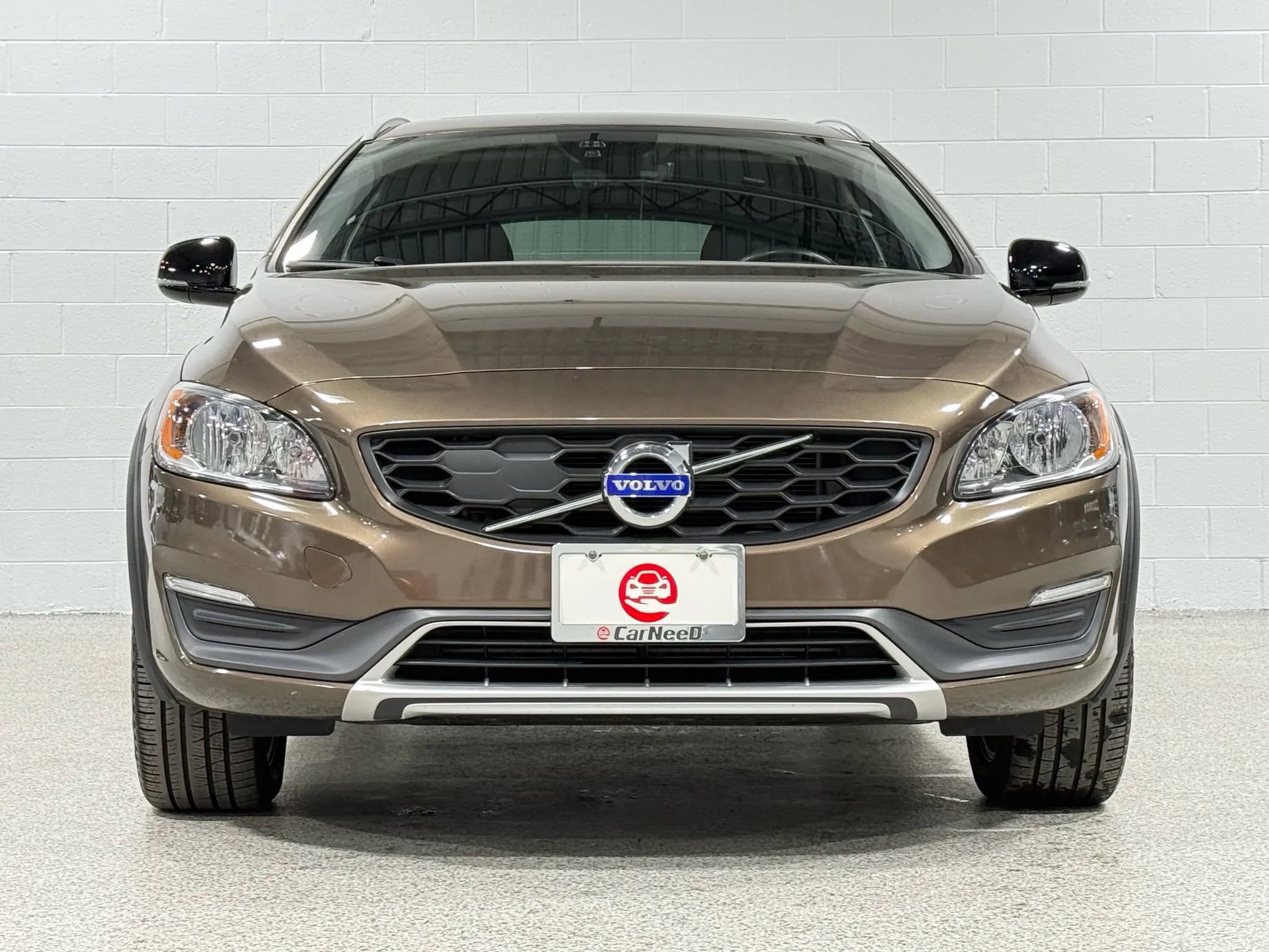 Used 2016 Volvo V60 T5 Cross Country image 3