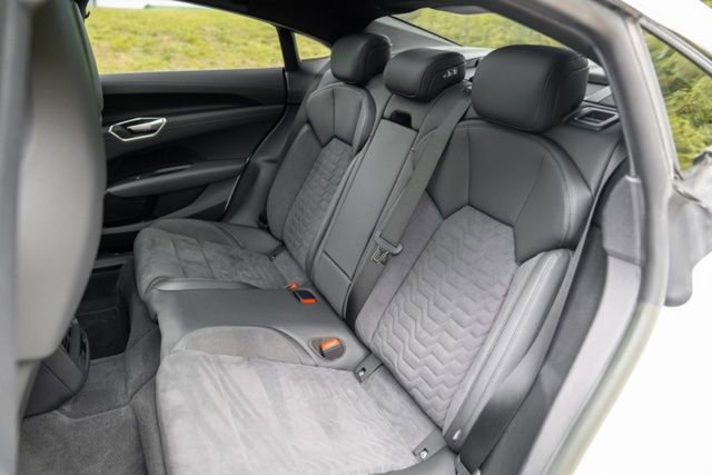 Used 2022 Audi e-tron GT Premium Plus AWD/4WD image 45