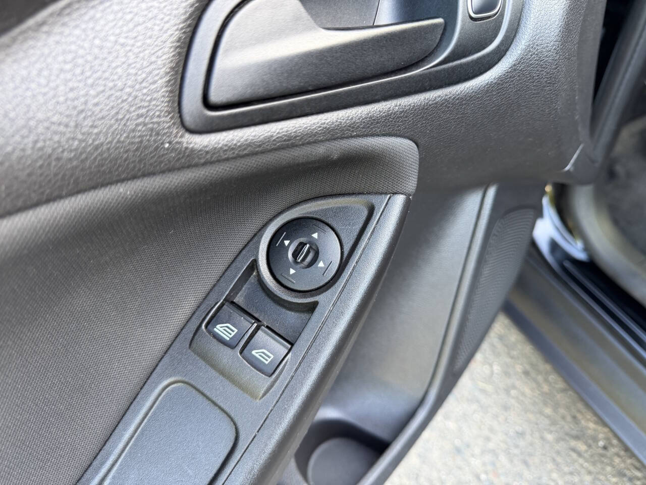 Used 2018 Ford Focus S FWD image 31
