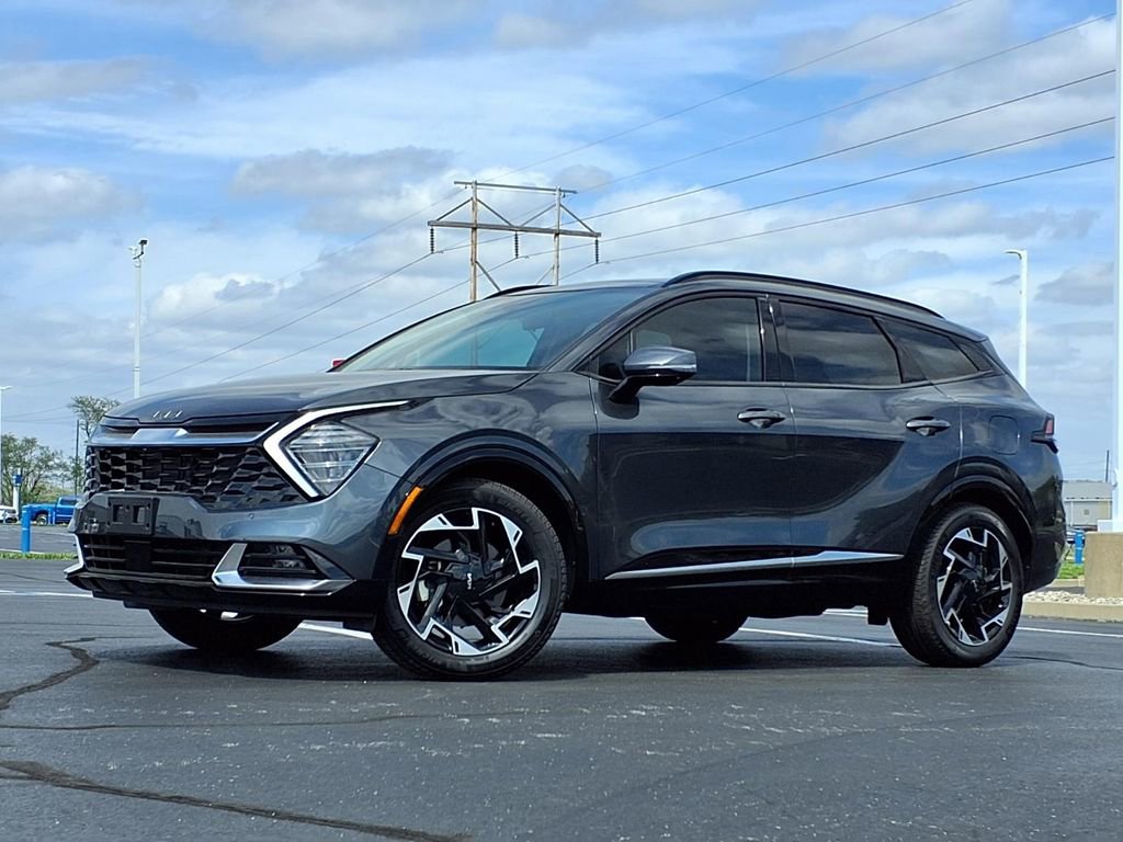 Used 2025 Kia Sportage SX image 2