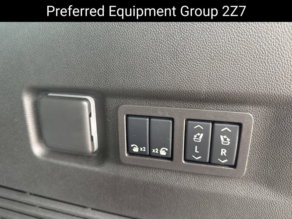 Certified 2024 Chevrolet Suburban Z71 w/ Luxury Package image 13