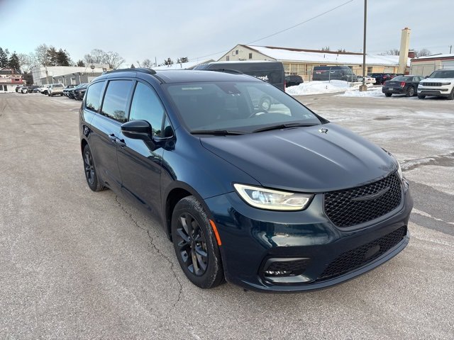 Used 2021 Chrysler Pacifica Touring w/ S Appearance Package