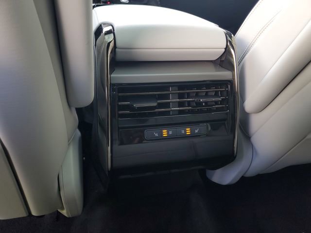 Used 2025 Land Rover Range Rover Sport SE AWD/4WD image 14