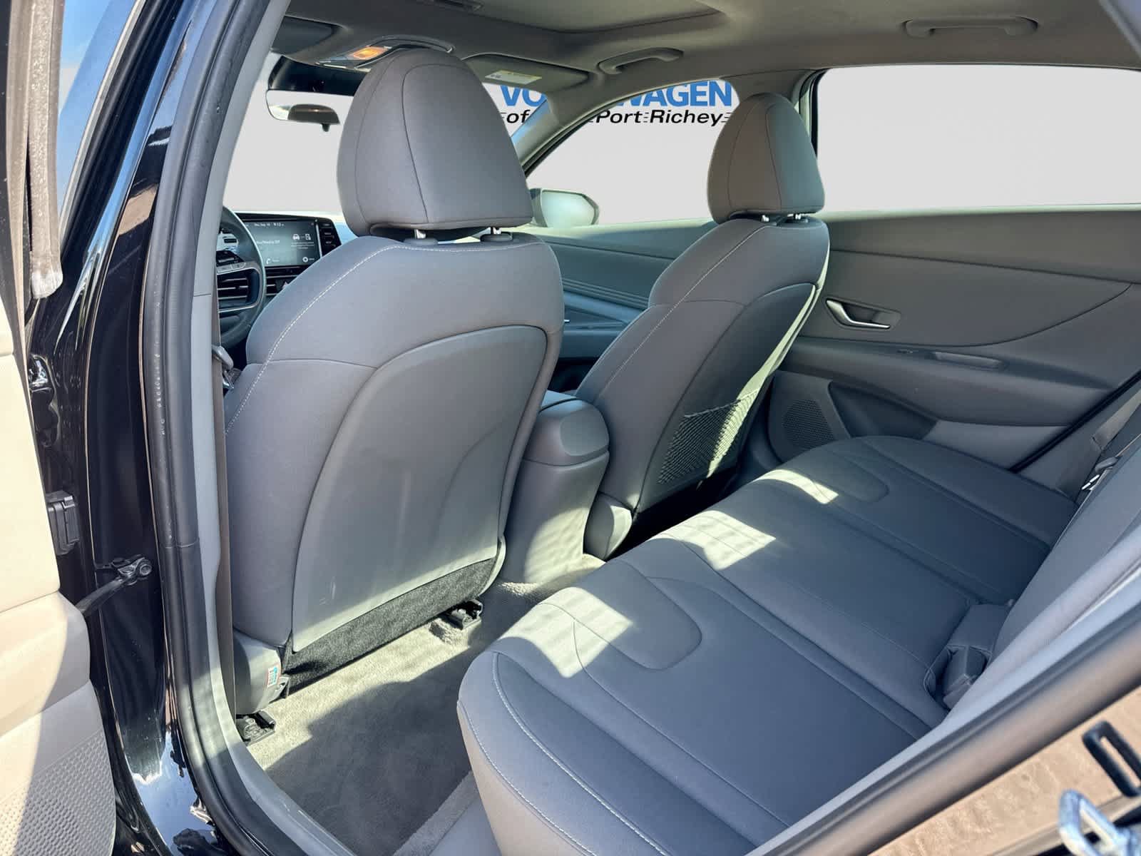 Used 2022 Hyundai Elantra SEL w/ Convenience + Premium Package FWD image 24