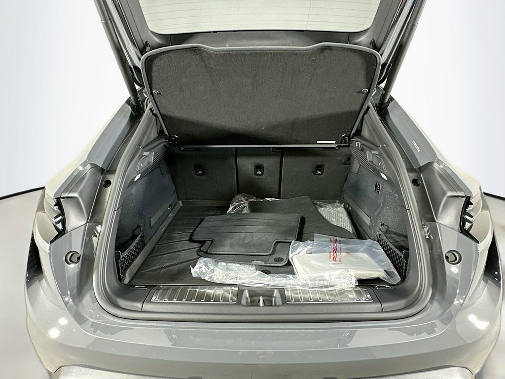 New 2025 Porsche Macan Turbo Electric image 28