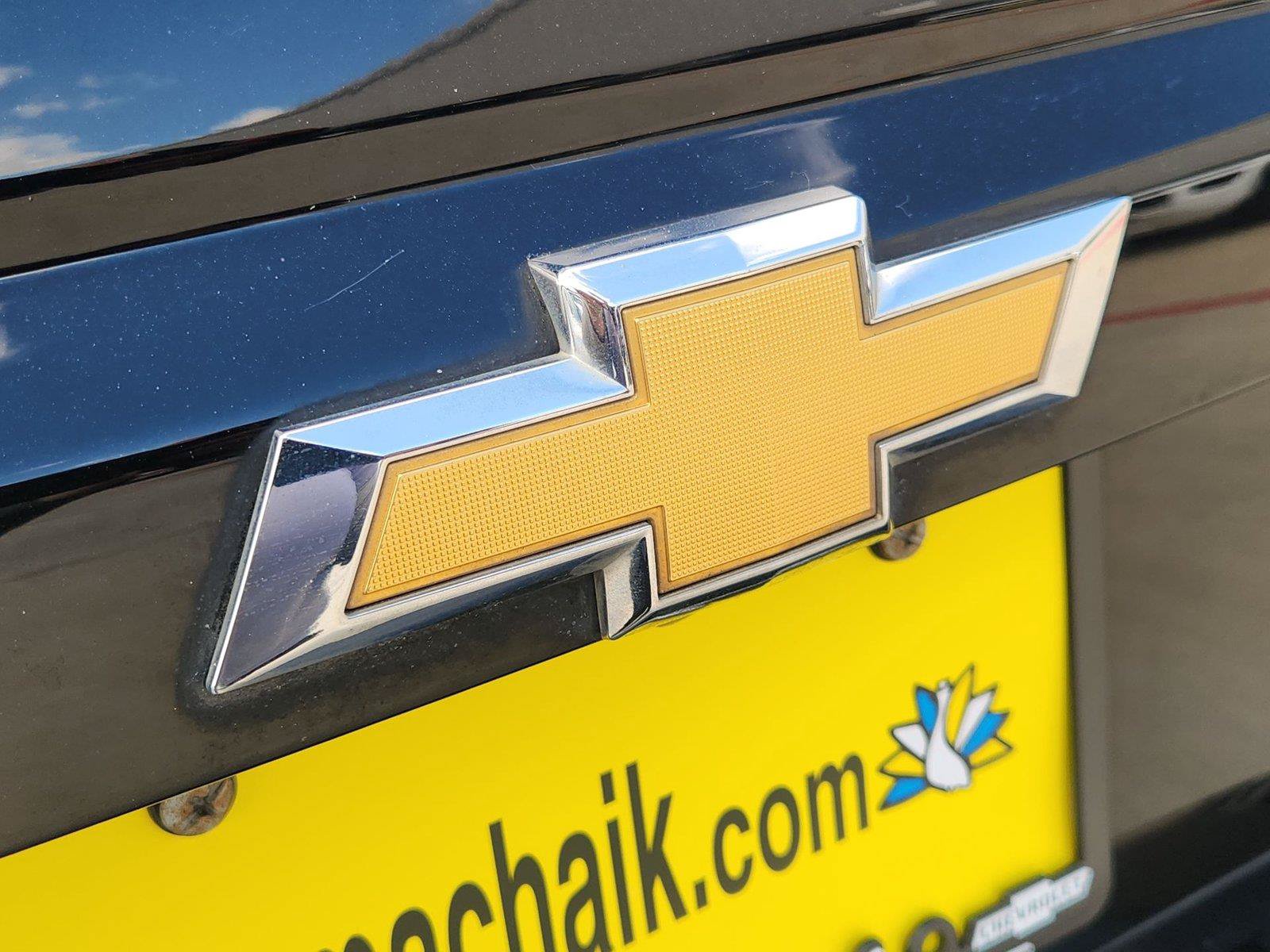 Used 2019 Chevrolet Suburban LT RWD image 32