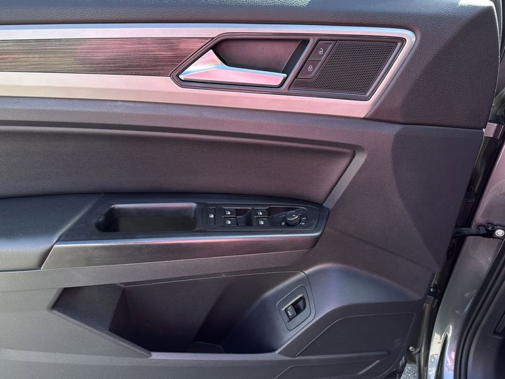 Used 2020 Volkswagen Atlas SE w/ Towing Package image 15