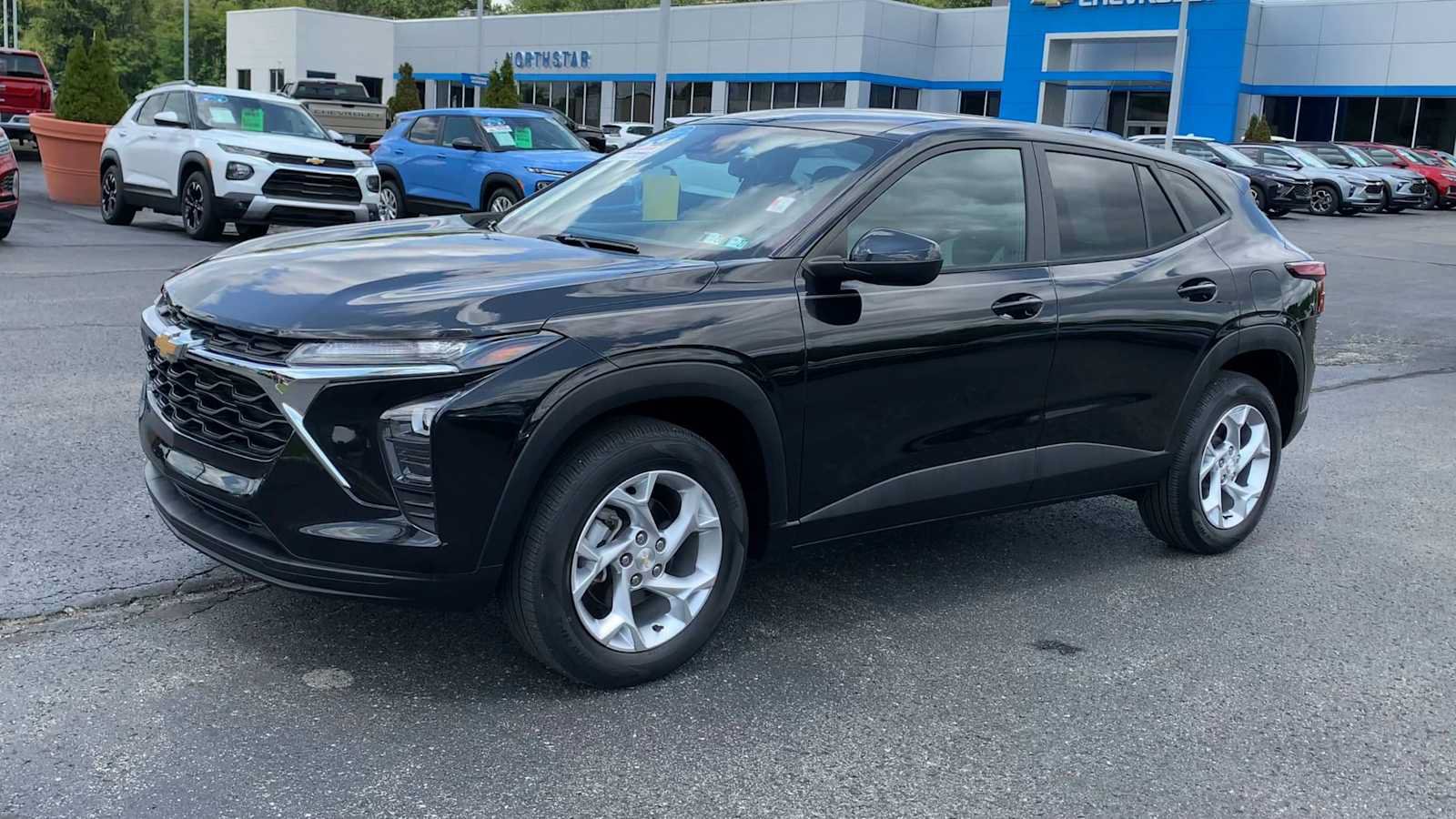 Certified 2024 Chevrolet Trax LS w/ LS Convenience Package FWD image 4