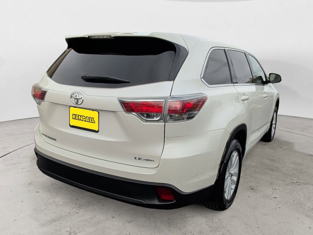 Used 2015 Toyota Highlander LE AWD/4WD image 5