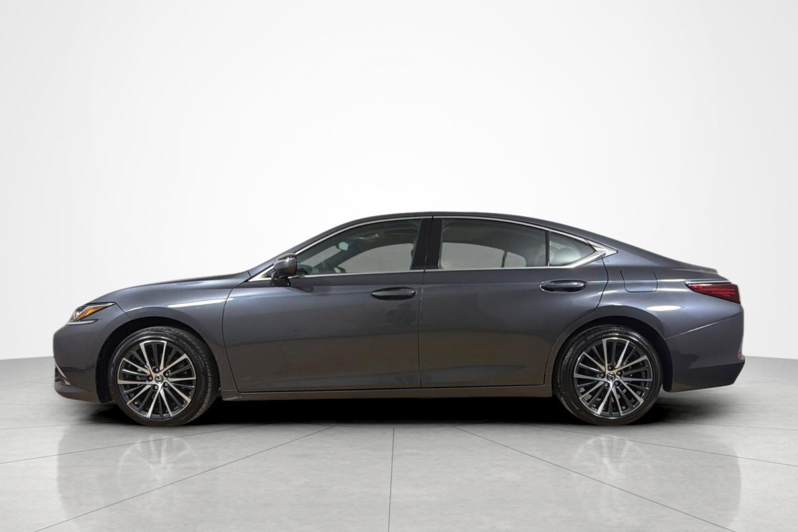 Used 2024 Lexus ES 350 w/ Premium Package FWD image 2