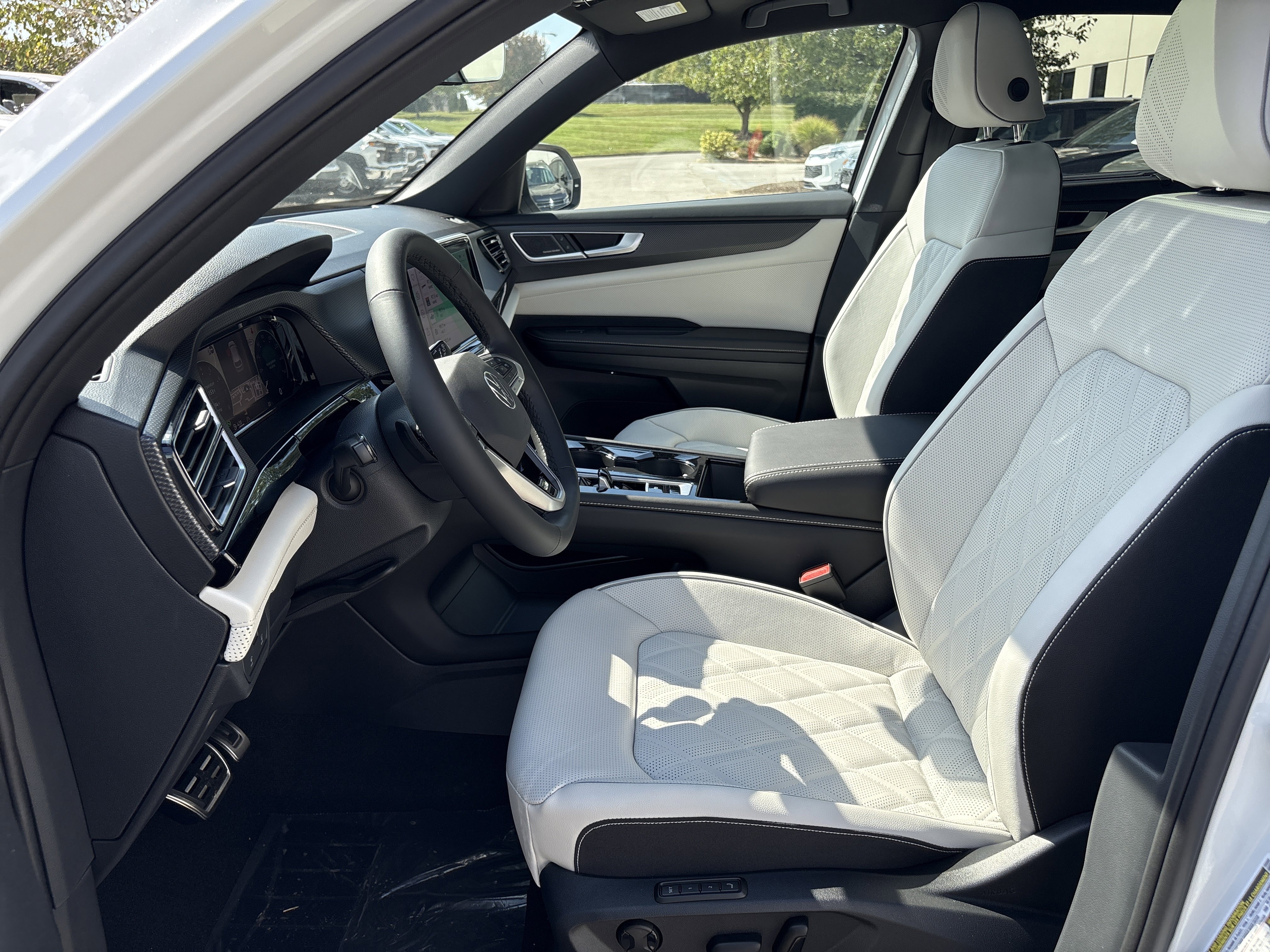 New 2026 Volkswagen Atlas Cross Sport SEL Premium R-Line image 16