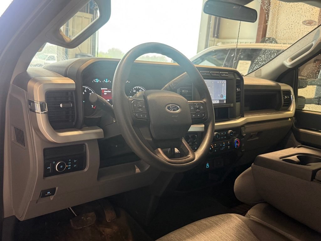 Used 2023 Ford F250 XL w/ STX Appearance Package AWD/4WD image 5
