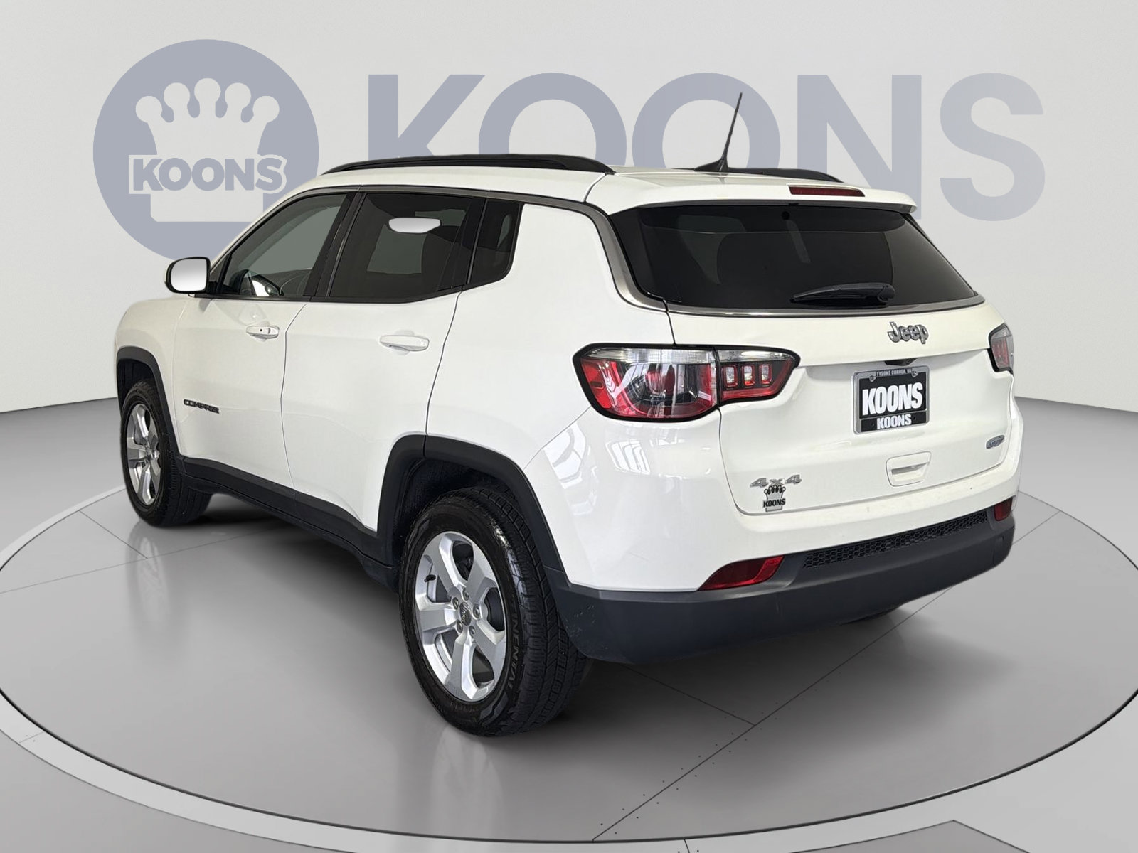 Used 2018 Jeep Compass Latitude w/ Popular Equipment Group AWD/4WD image 4