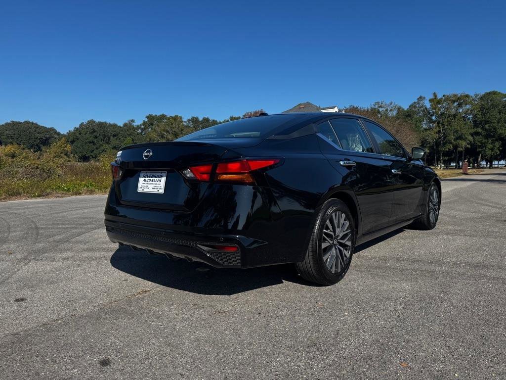 Used 2025 Nissan Altima 2.5 SV FWD image 5
