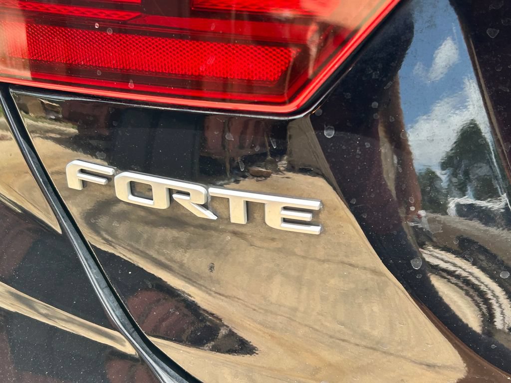 Used 2022 Kia Forte GT-Line w/ GT-Line Technology Package FWD image 12