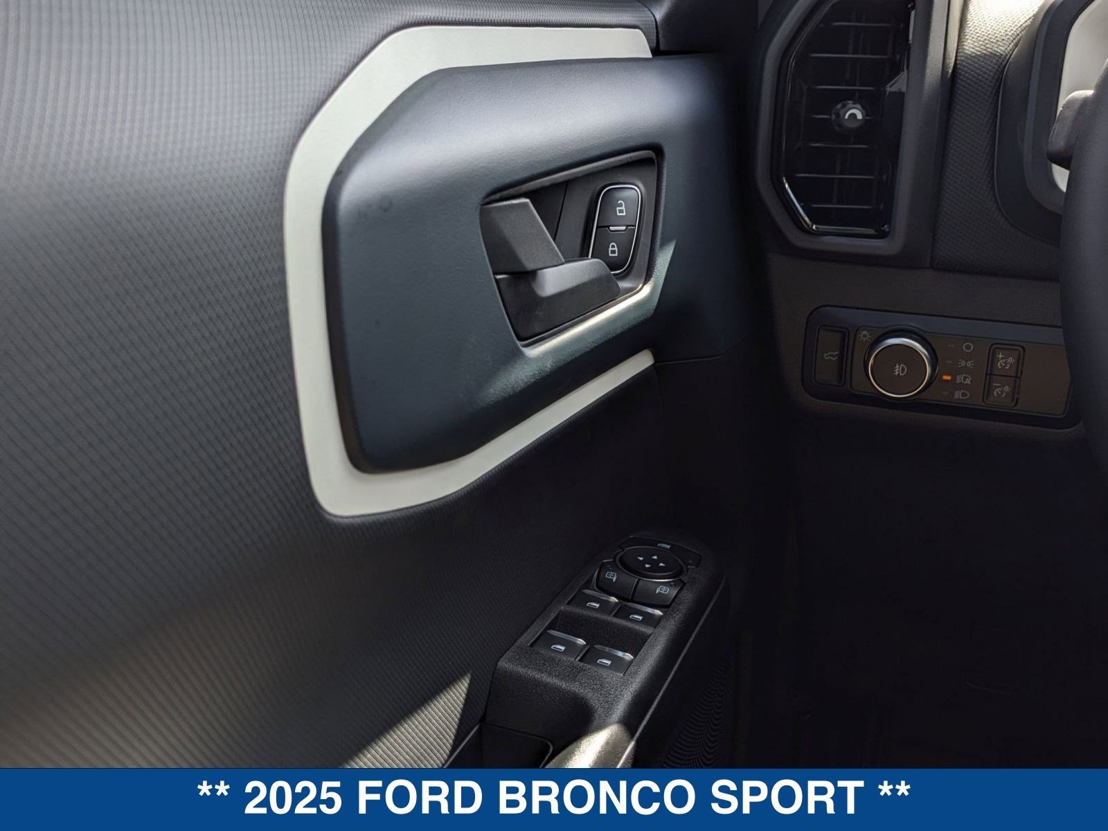 New 2025 Ford Bronco Sport Heritage w/ Convenience Package image 25