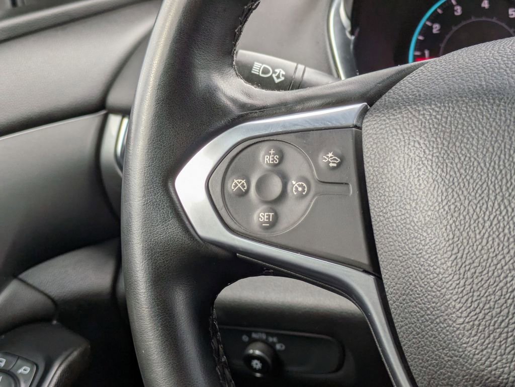 Used 2023 Chevrolet Traverse LT image 18