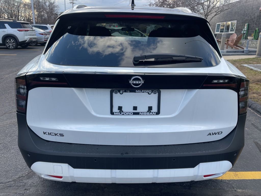 New 2026 Nissan Kicks SV w/ SV Premium Package image 5