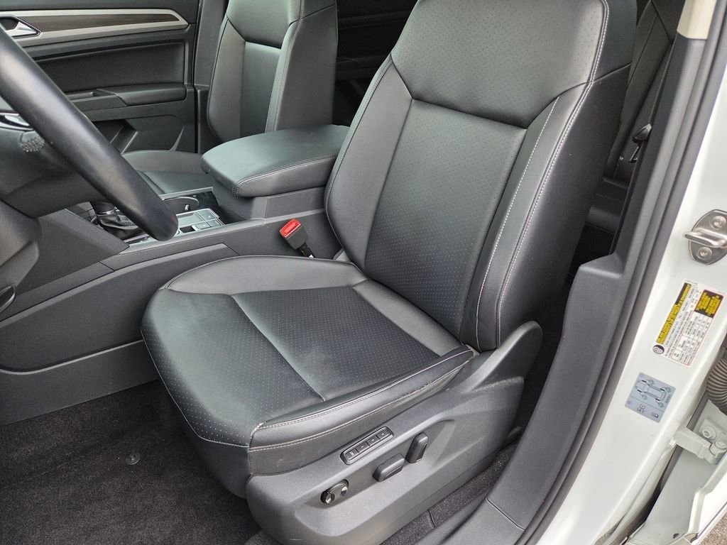 Used 2018 Volkswagen Atlas SEL w/ R-Line Package FWD image 6
