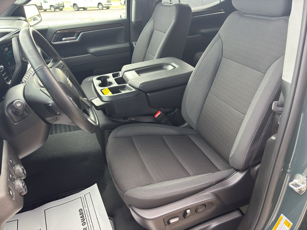 Used 2025 Chevrolet Silverado 1500 LT image 9