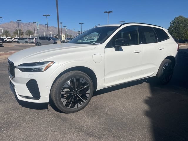 New 2026 Volvo XC60 T8 Plus w/ Climate Package PRO AWD/4WD image 8