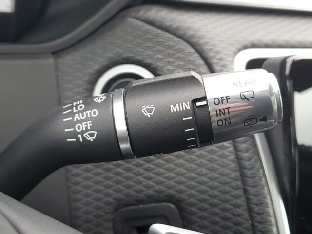 Used 2021 Land Rover Range Rover Velar R-Dynamic S image 12