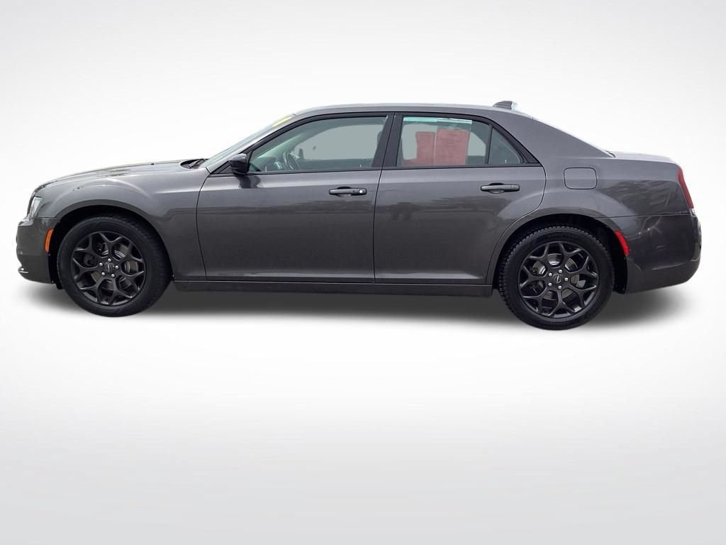 Used 2019 Chrysler 300 Touring w/ Sport Appearance Package AWD/4WD image 6