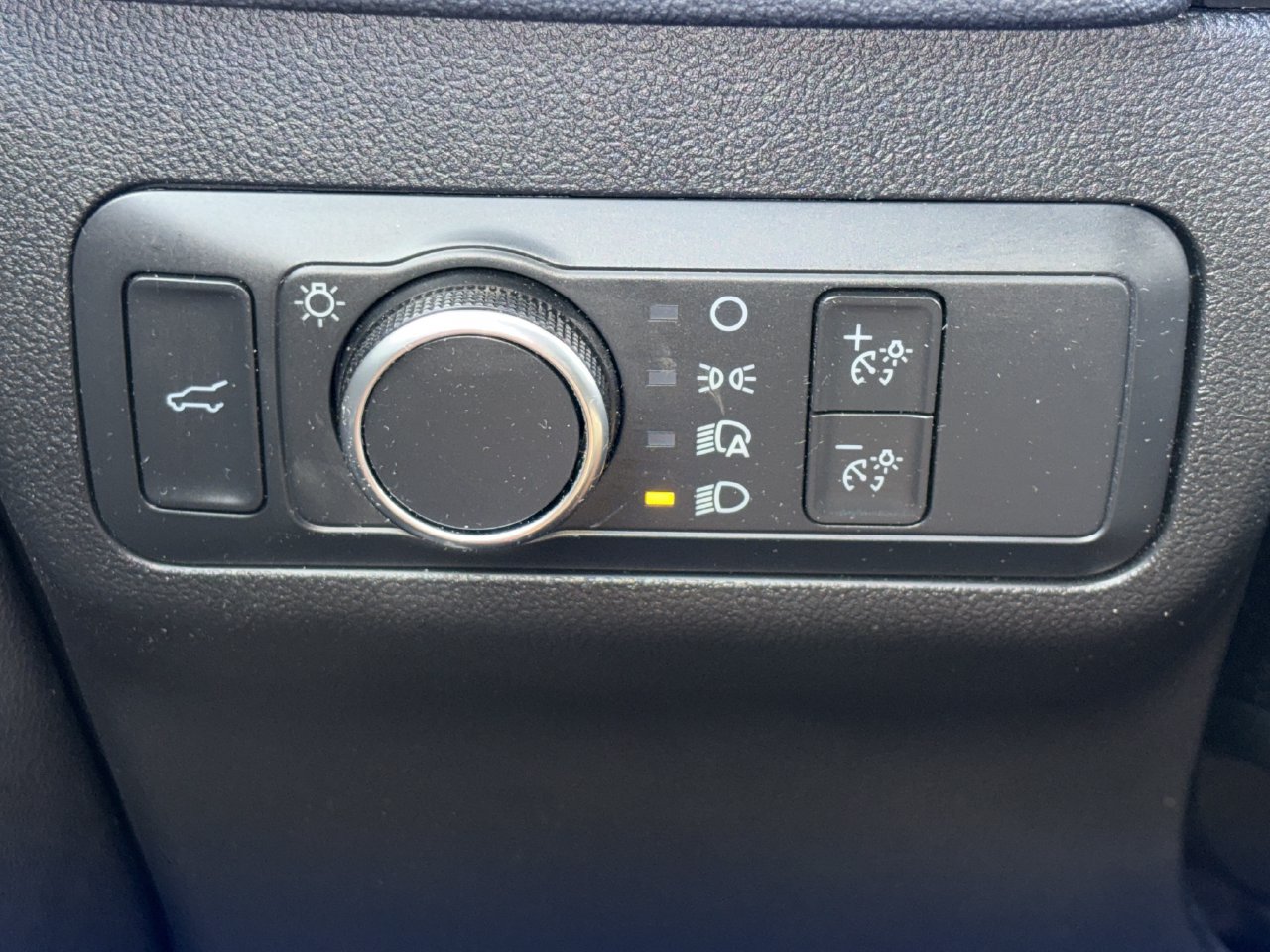 Used 2022 Ford Escape SE FWD image 13