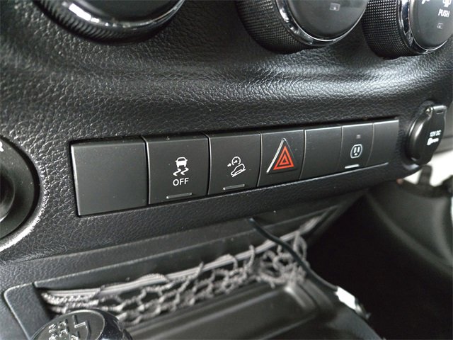 Used 2014 Jeep Wrangler Unlimited Sahara image 12