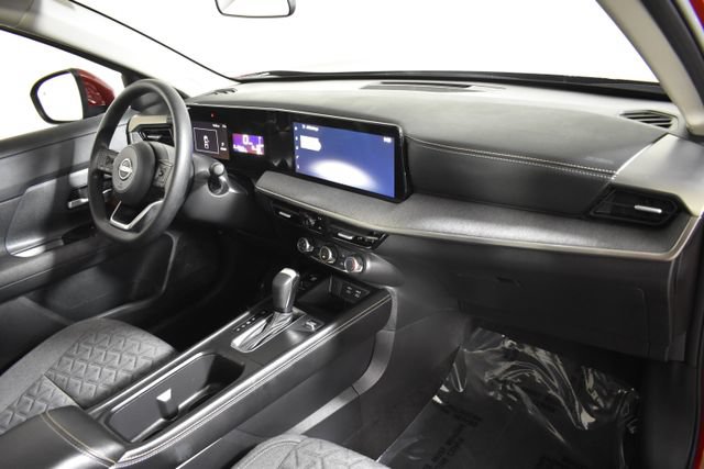 Certified 2025 Nissan Kicks SV w/ SV Premium Package AWD/4WD image 32