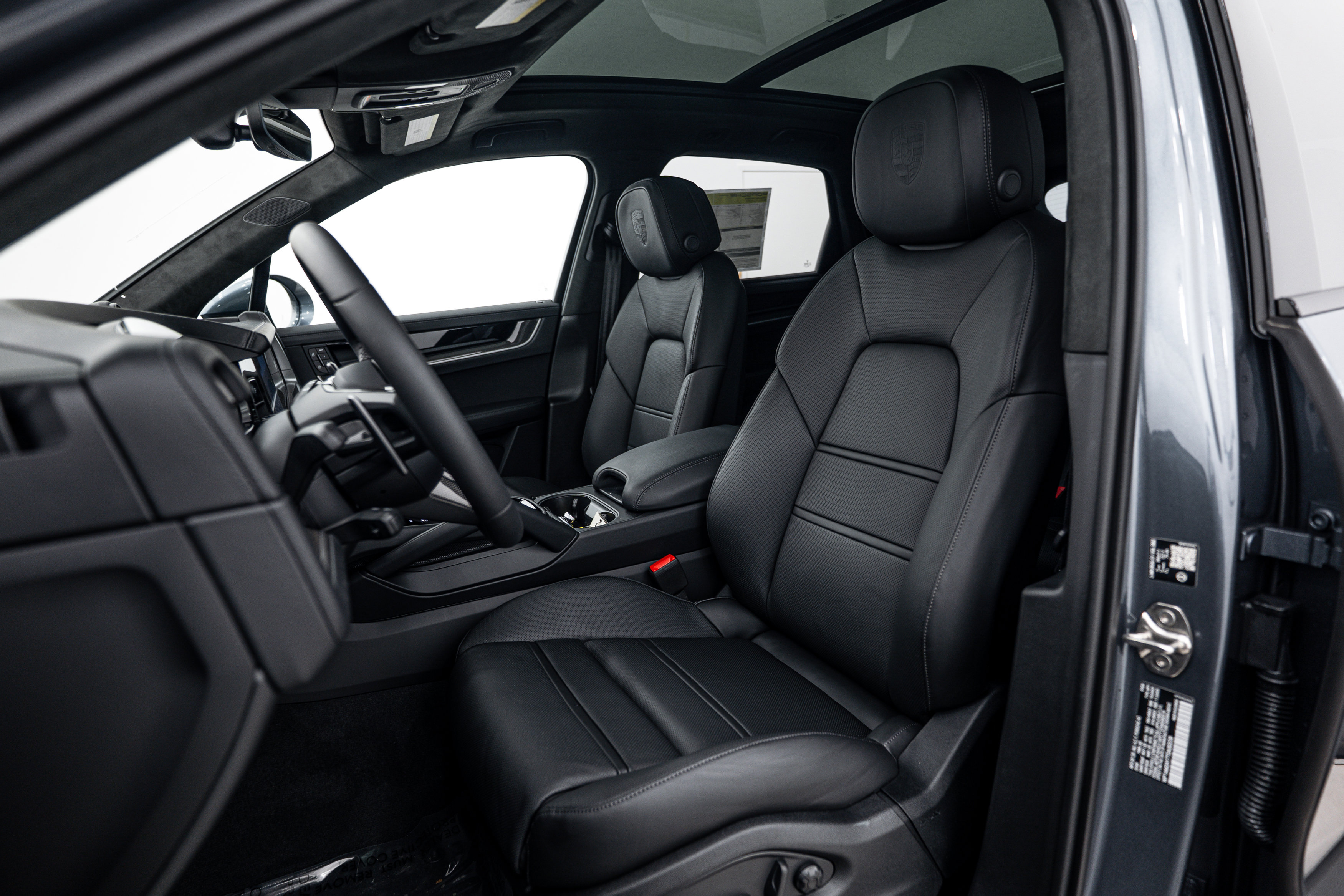 New 2026 Porsche Cayenne Turbo AWD/4WD image 5