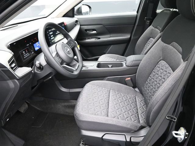 Certified 2025 Nissan Kicks SV w/ Illumination Package AWD/4WD image 9