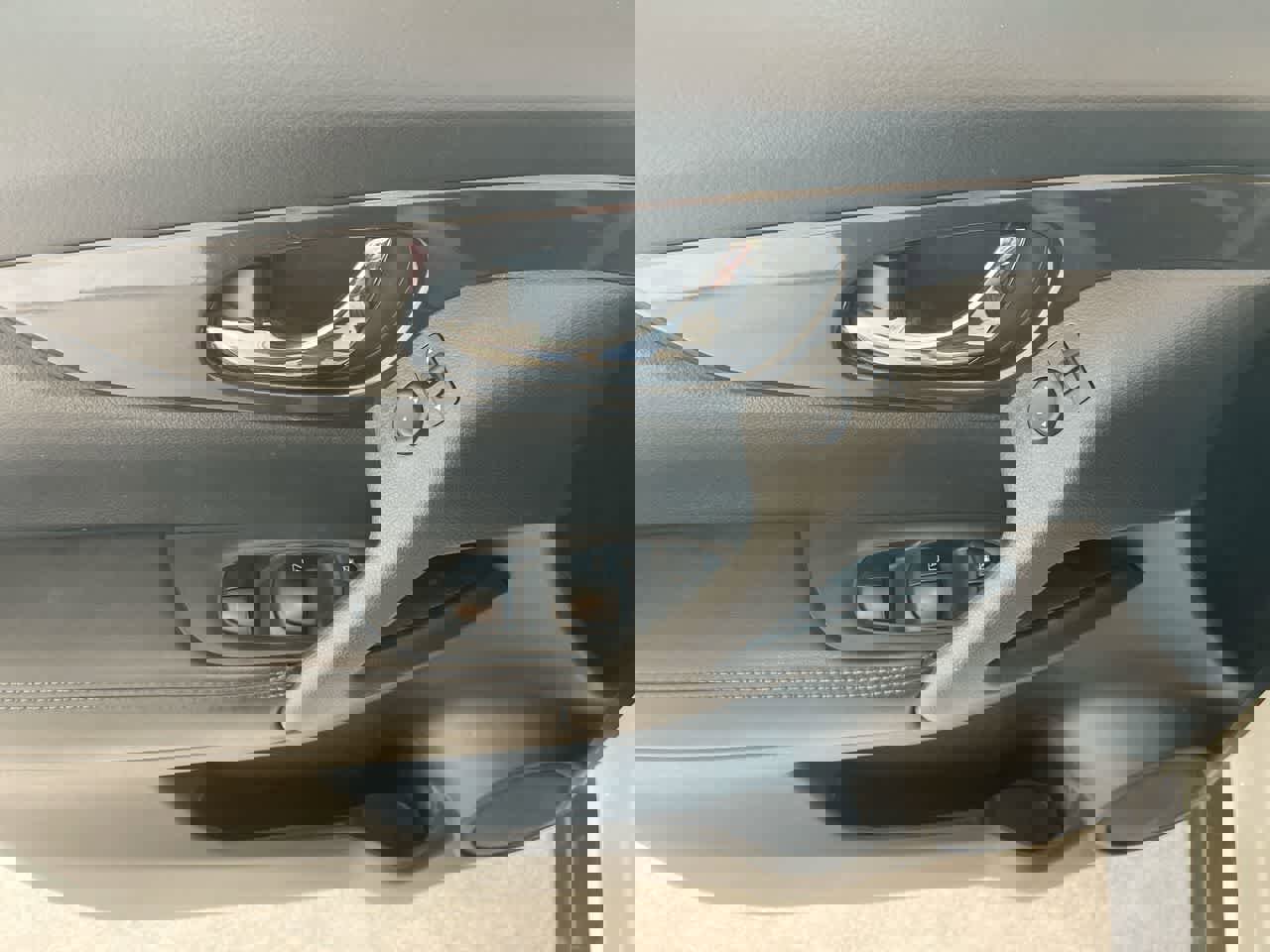 Used 2017 Nissan Rogue S w/ S Appearance Package AWD/4WD image 13