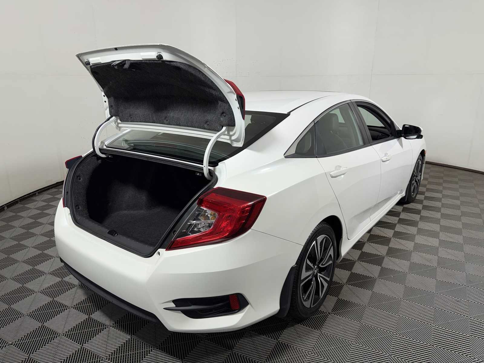 Used 2016 Honda Civic EX-L image 20