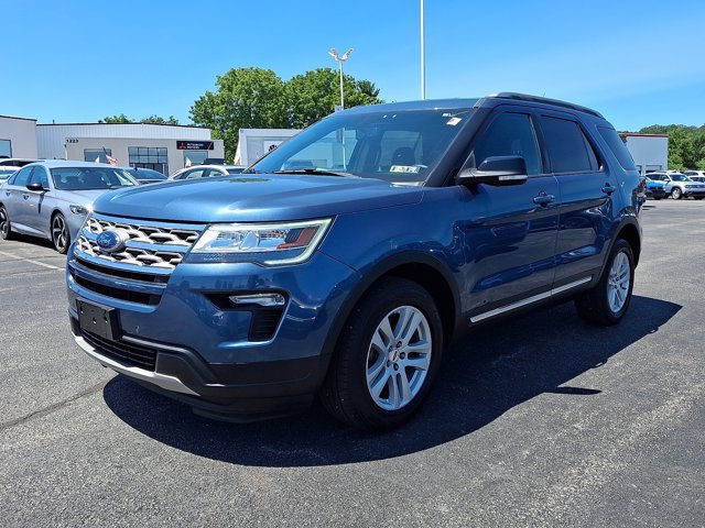 Used 2018 Ford Explorer XLT w/ Equipment Group 201A AWD/4WD image 3