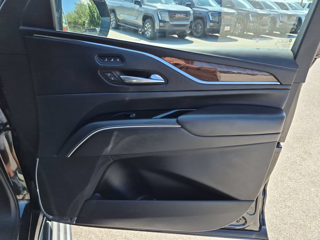 Used 2022 Cadillac Escalade Premium Luxury Platinum AWD/4WD image 41