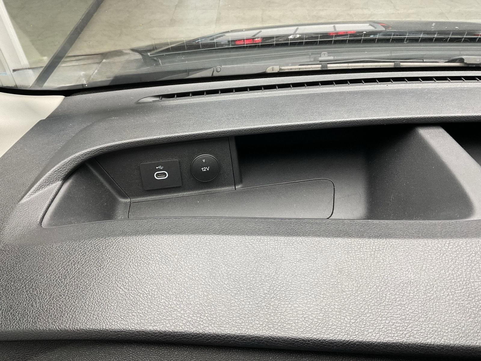 Used 2023 Ford Transit 350 XLT image 18