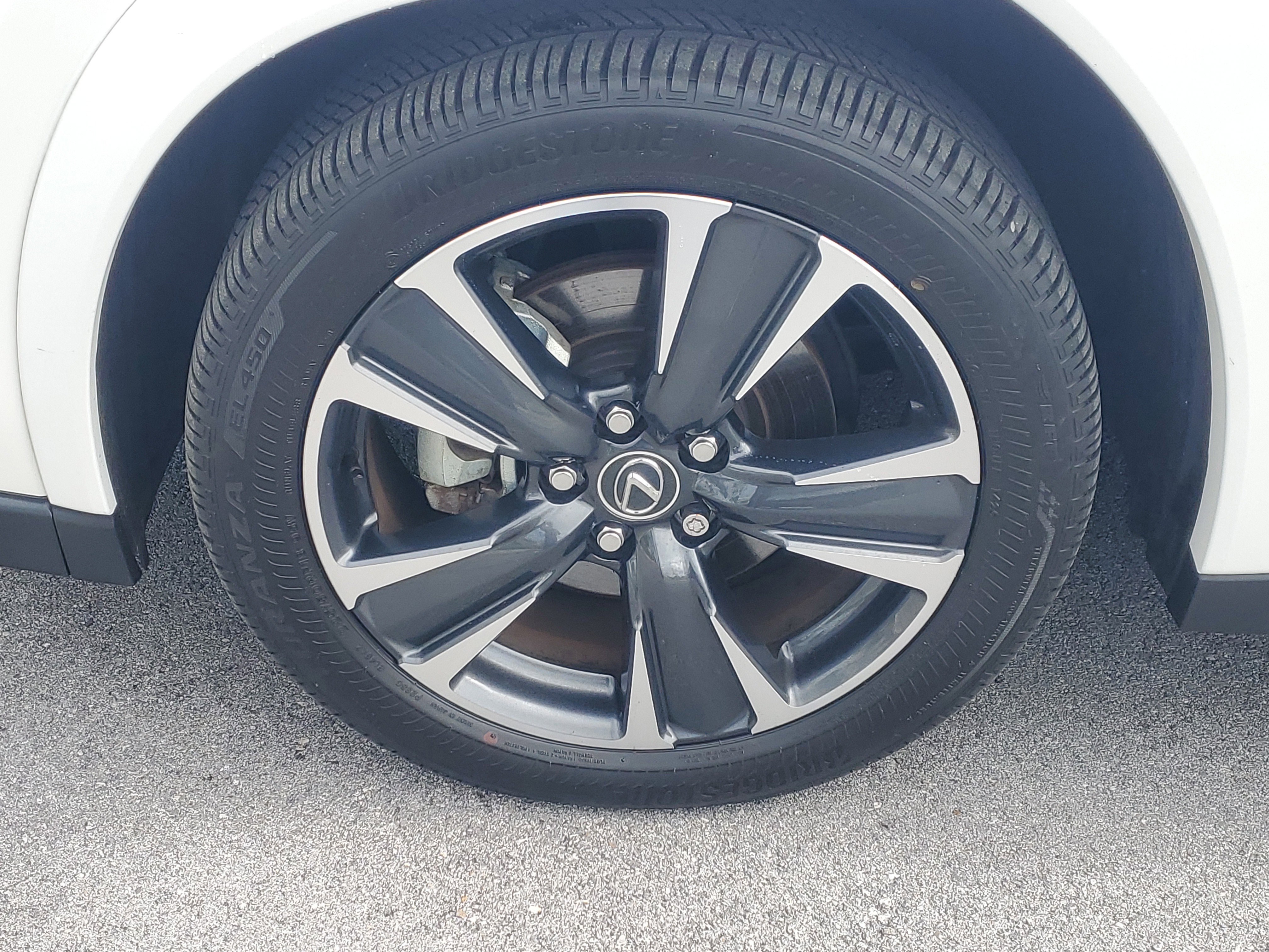 Used 2025 Lexus UX 300h FWD w/ Accessory Package (Z1) image 4