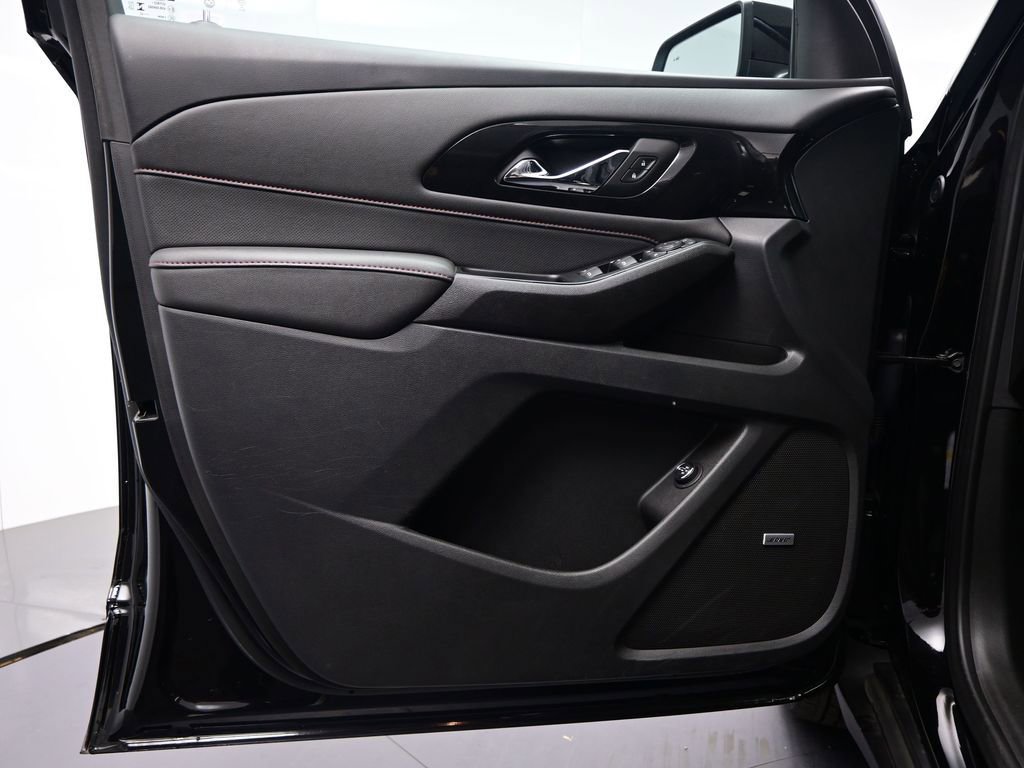 Used 2023 Chevrolet Traverse RS image 14