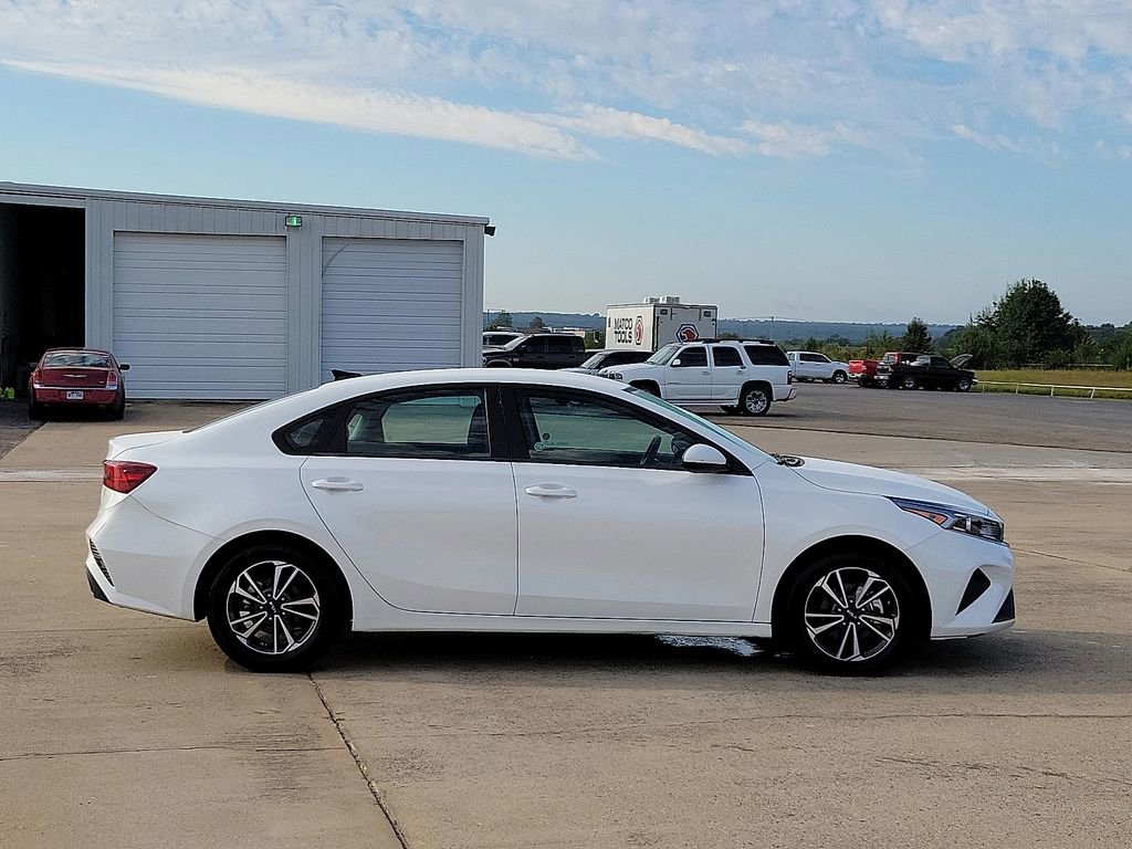 Used 2024 Kia Forte LXS image 6
