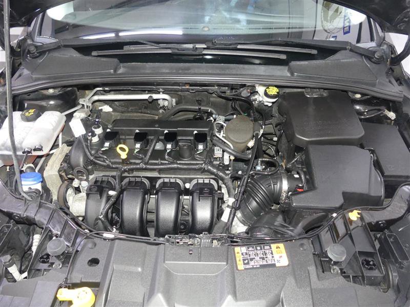 Used 2015 Ford Focus SE w/ SE Cold Weather Package image 11