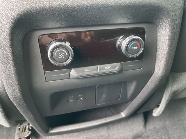 Used 2025 Buick Enclave Preferred AWD/4WD image 17